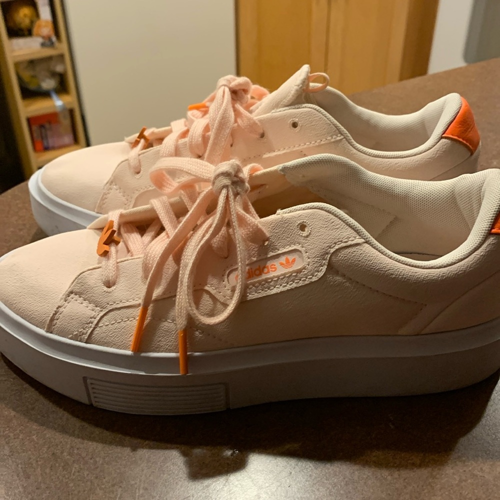 Ladies Sz7 Peach Adidas Sneaker